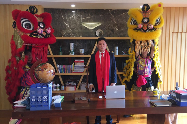 千秋偉業(yè)添錦繡 萬里鵬程展宏圖 —— 常青樹舞獅獻(xiàn)瑞賀新春，歡天喜地迎開工！